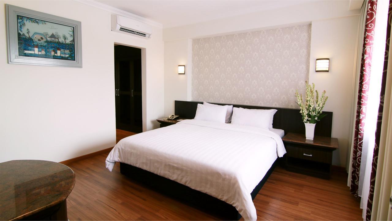 Bentani Hotel & Residence Чиребон Экстерьер фото