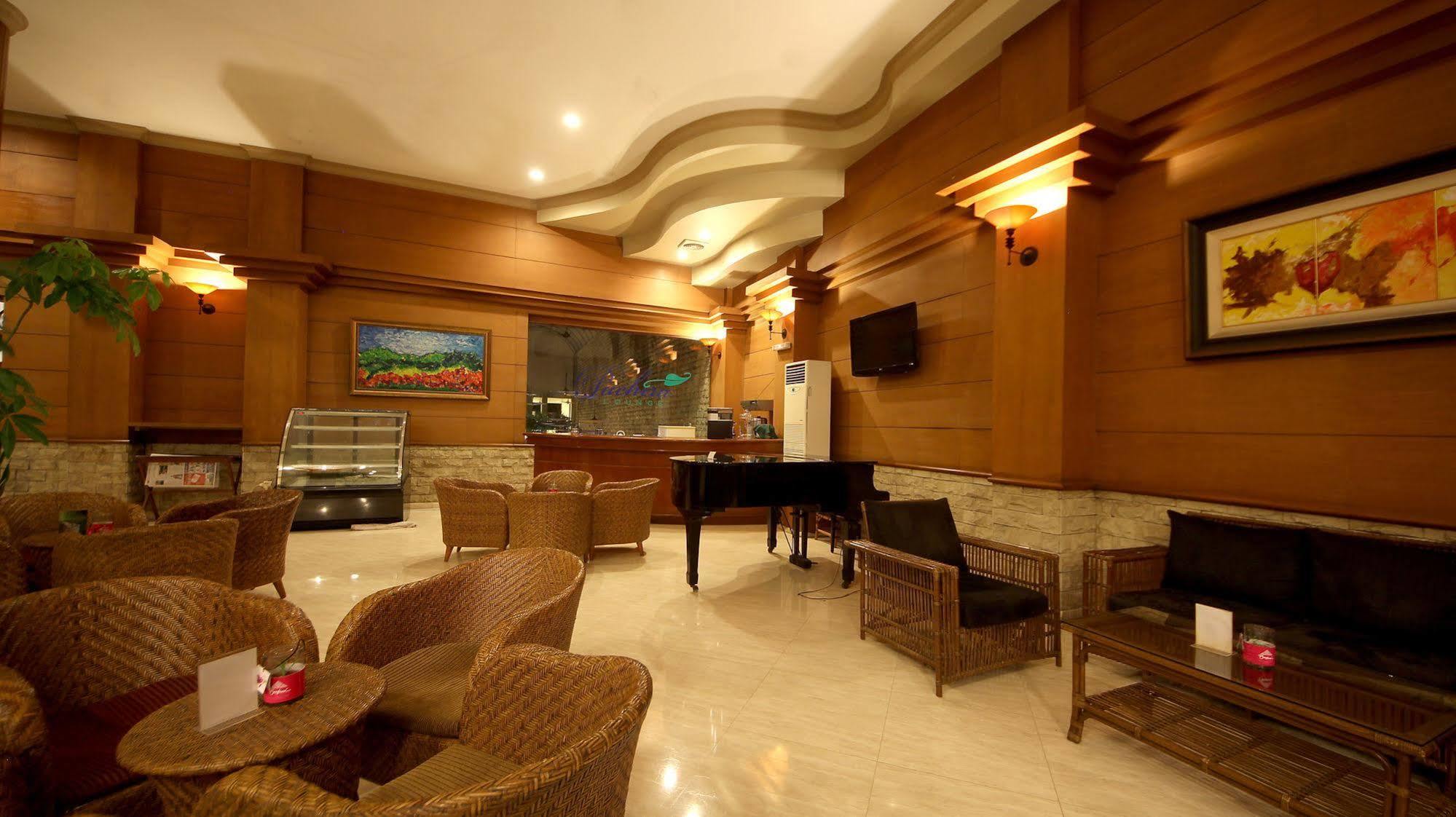 Bentani Hotel & Residence Чиребон Экстерьер фото